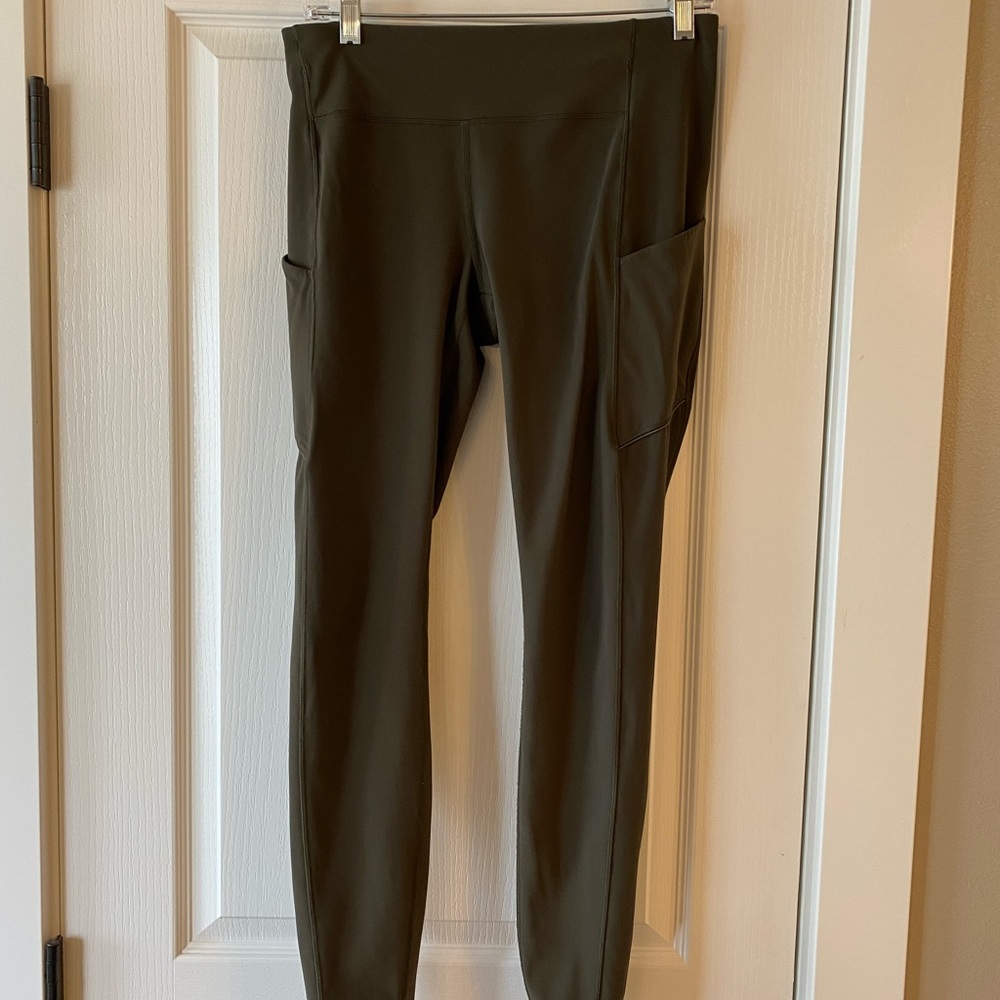 Lululemon women’s size 8 leggings in olive green